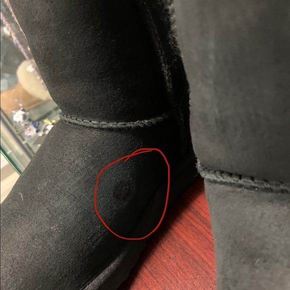 UGG 3 bling buttons boots. Size 7 - Picture 7 of 10